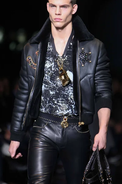 Look 117